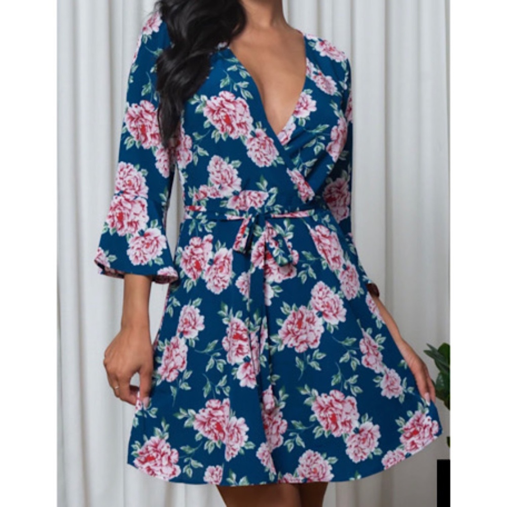 NWT women’s Blue Rose Floral Wrap Dress  3/4 Sleeve  V Neck Mini Skater Dress
